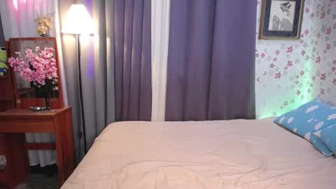 Snapshot of asiansmokeyxx chatting on 01-15-25, 12:04 prince online show from 01-15-25, 12:04
