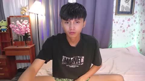 Snapshot of asiansmokeyxx chatting on 02-01-25, 09:43 prince online show from 02-01-25, 09:43