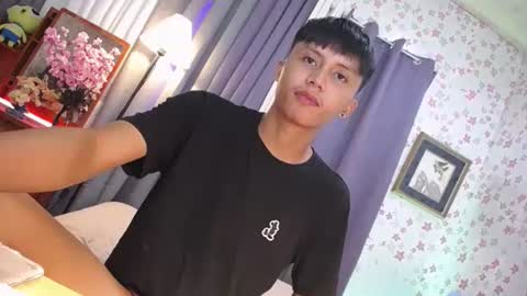 Snapshot of asiansmokeyxx chatting on 02-07-25, 02:04 prince online show from 02-07-25, 02:04