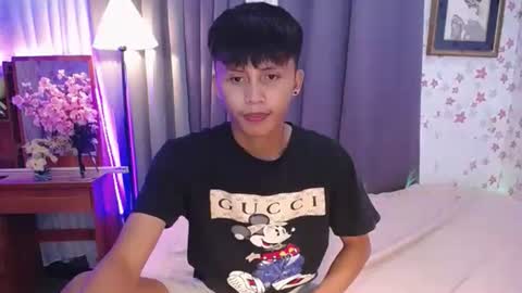 Snapshot of asiansmokeyxx chatting on 02-13-25, 02:09 prince online show from 02-13-25, 02:09