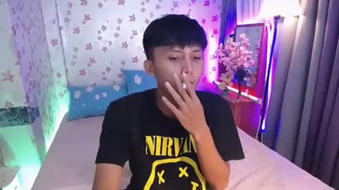 Snapshot of asiansmokeyxx chatting on 02-15-25, 03:17 prince online show from 02-15-25, 03:17