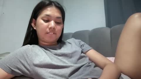 Snapshot of asiansweet_lily chatting on 06-09-26, 01:56 Lily online show from 06-09-26, 01:56