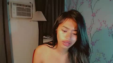 Snapshot of asiantreasures chatting on 01-09-26, 12:13 kisses online show from 01-09-26, 12:13