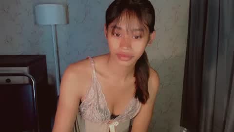 Snapshot of asiantreasures chatting on 02-25-26, 05:55 kisses online show from 02-25-26, 05:55