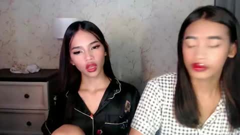 Snapshot of asiantreasures chatting on 03-06-26, 12:23 kisses online show from 03-06-26, 12:23