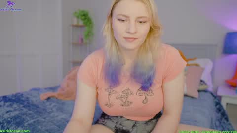 Asiri   pronounced Ah-siri Please no nicknames   3 online show from 04-07-26, 07:14