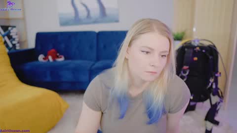 Asiri   pronounced Ah-siri Please no nicknames   3 online show from 04-21-26, 04:34