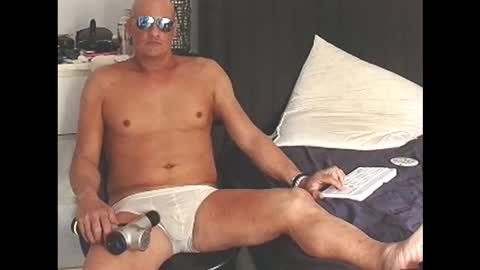 Snapshot of askil8802 chatting on 02-17-26, 01:35 askil8802 online show from 02-17-26, 01:35