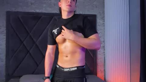 Snapshot of aslanfox_ chatting on 12-19-25, 08:49 Aslan online show from 12-19-25, 08:49