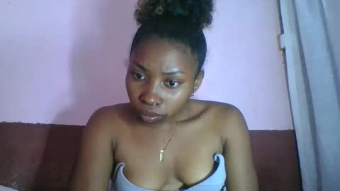 Snapshot of asmiraa chatting on 11-28-25, 03:47 asmiraa online show from 11-28-25, 03:47