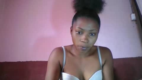 Snapshot of asmiraa chatting on 12-15-25, 08:40 asmiraa online show from 12-15-25, 08:40