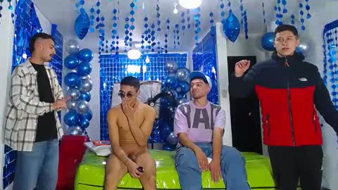 Snapshot of asmodeus7100 chatting on 01-19-25, 12:17 THOMAS AND DAMIAND online show from 01-19-25, 12:17