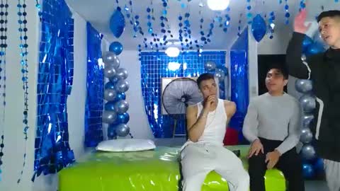 Snapshot of asmodeus7100 chatting on 02-07-25, 12:09 THOMAS AND DAMIAND online show from 02-07-25, 12:09