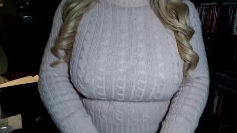 Snapshot of aspen_vale chatting on 11-26-25, 12:22 Aspen Vale online show from 11-26-25, 12:22