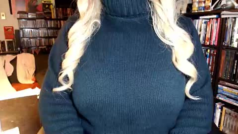 Snapshot of aspen_vale chatting on 11-27-25, 04:03 Aspen Vale online show from 11-27-25, 04:03