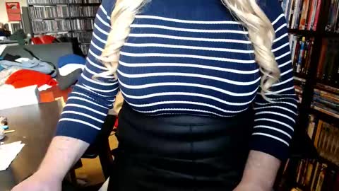 Snapshot of aspen_vale chatting on 02-23-26, 10:07 Aspen Vale online show from 02-23-26, 10:07