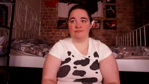 Eva online show from 10-28-25, 02:59