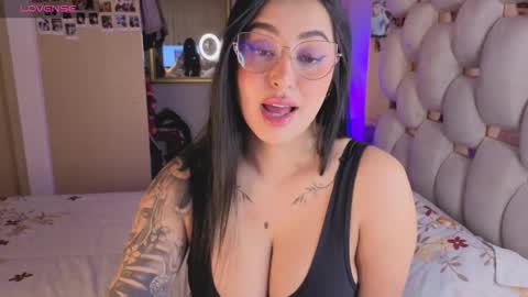 Snapshot of asshley__ chatting on 11-07-25, 04:23 Ashley online show from 11-07-25, 04:23