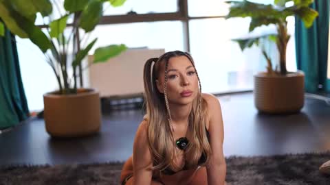 Snapshot of assmerising chatting on 12-02-25, 10:31 Starting 930 PM EU TIME online show from 12-02-25, 10:31