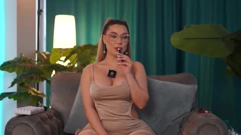 Snapshot of assmerising chatting on 02-06-26, 11:46 Starting 930 PM EU TIME online show from 02-06-26, 11:46