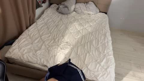 Snapshot of asswedderra chatting on 12-18-25, 04:24 Cassie online show from 12-18-25, 04:24