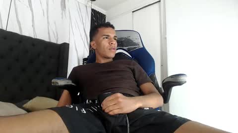 Snapshot of aston_vera chatting on 10-04-25, 04:43 Aston online show from 10-04-25, 04:43