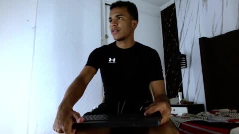 Snapshot of aston_vera chatting on 10-14-25, 03:40 Aston online show from 10-14-25, 03:40