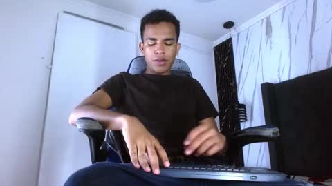 Snapshot of aston_vera chatting on 10-21-25, 03:51 Aston online show from 10-21-25, 03:51