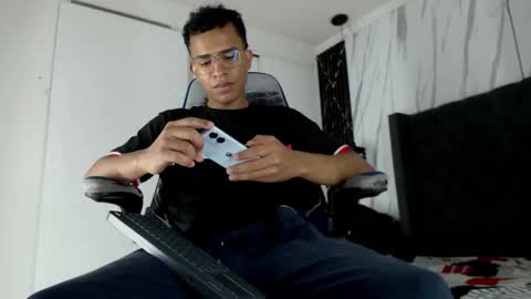 Snapshot of aston_vera chatting on 11-08-25, 03:50 Aston online show from 11-08-25, 03:50