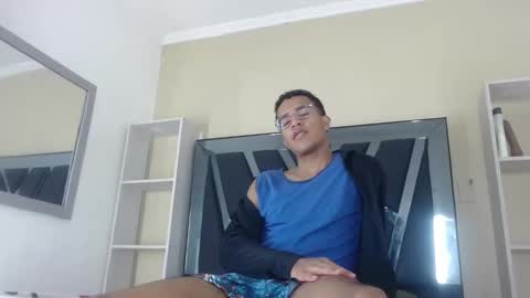 Snapshot of aston_vera chatting on 11-11-25, 01:11 Aston online show from 11-11-25, 01:11