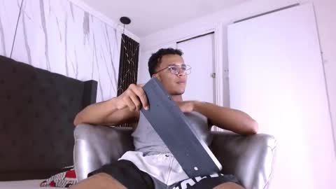 Snapshot of aston_vera chatting on 11-25-25, 02:00 Aston online show from 11-25-25, 02:00