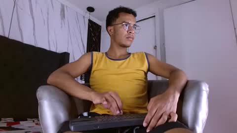 Snapshot of aston_vera chatting on 11-27-25, 03:08 Aston online show from 11-27-25, 03:08