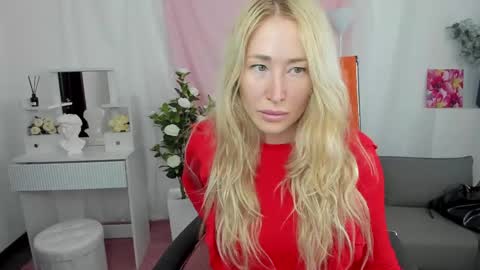 astramonroe online show from 04-19-26, 07:18