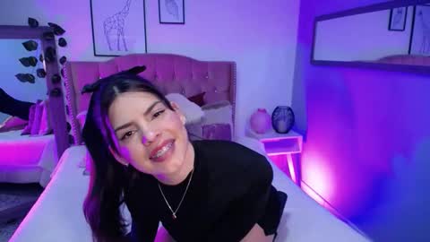 Snapshot of astrid_velle chatting on 10-12-25, 04:44 astrid_velle online show from 10-12-25, 04:44