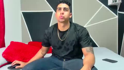 Snapshot of astromgrey chatting on 01-18-25, 10:28 Astrom model independent online show from 01-18-25, 10:28