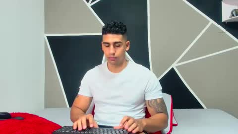 Snapshot of astromgrey chatting on 02-12-25, 11:20 Astrom model independent online show from 02-12-25, 11:20