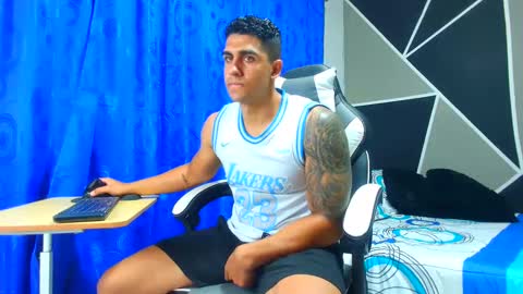 Snapshot of astromgrey chatting on 09-30-25, 01:38 Astrom model independent online show from 09-30-25, 01:38