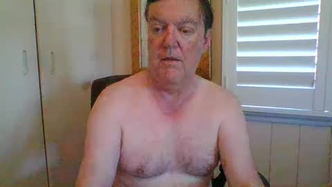 Snapshot of astute008 chatting on 11-30-25, 11:20 astute008 online show from 11-30-25, 11:20