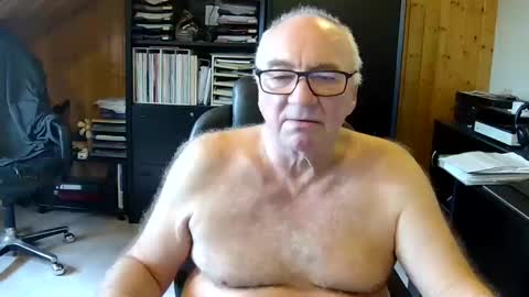 asusandy online show from 01-04-25, 11:00