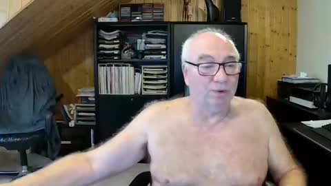 asusandy online show from 01-15-25, 12:47