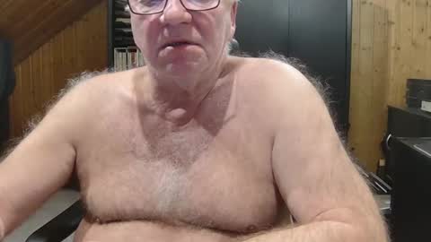 Snapshot of asusandy chatting on 01-08-26, 12:13 asusandy online show from 01-08-26, 12:13