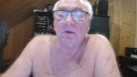 Snapshot of asusandy chatting on 01-31-26, 11:47 asusandy online show from 01-31-26, 11:47