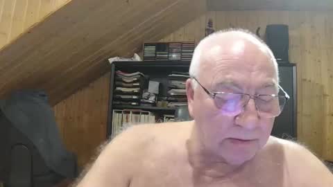 Snapshot of asusandy chatting on 02-12-26, 11:11 asusandy online show from 02-12-26, 11:11