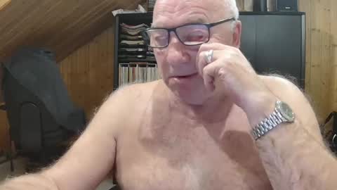 Snapshot of asusandy chatting on 02-13-26, 10:39 asusandy online show from 02-13-26, 10:39