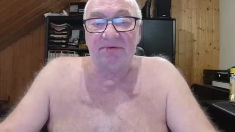 Snapshot of asusandy chatting on 02-22-26, 09:13 asusandy online show from 02-22-26, 09:13