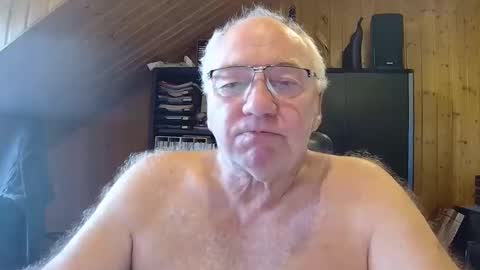 Snapshot of asusandy chatting on 05-11-26, 08:20 asusandy online show from 05-11-26, 08:20
