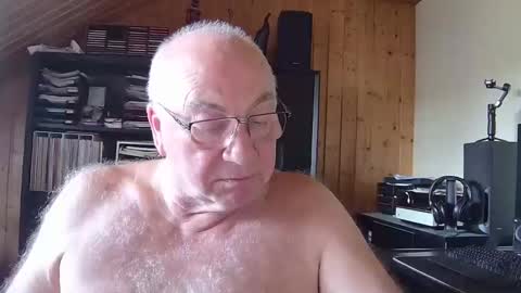 Snapshot of asusandy chatting on 06-01-26, 02:30 asusandy online show from 06-01-26, 02:30