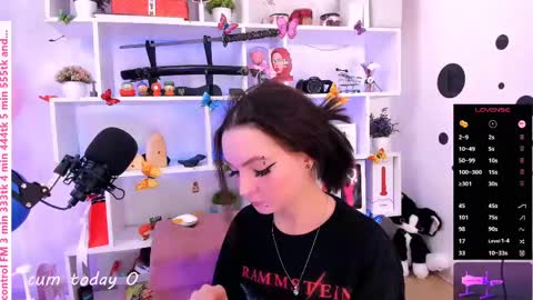 Snapshot of asya_sweet_ chatting on 06-01-26, 10:06 Anastasia online show from 06-01-26, 10:06