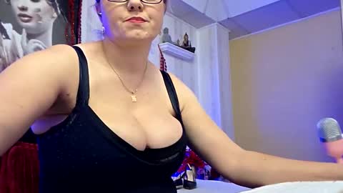 Snapshot of atanasiaxxx chatting on 12-01-25, 02:22 Atanasia online show from 12-01-25, 02:22