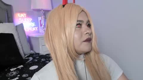 Snapshot of atena_hill chatting on 10-24-25, 07:43 Athena online show from 10-24-25, 07:43